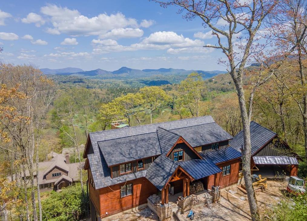 Highlands, North Carolina 28741, 5 Bedrooms Bedrooms, ,5.5 BathroomsBathrooms,Residential,For Sale,3636