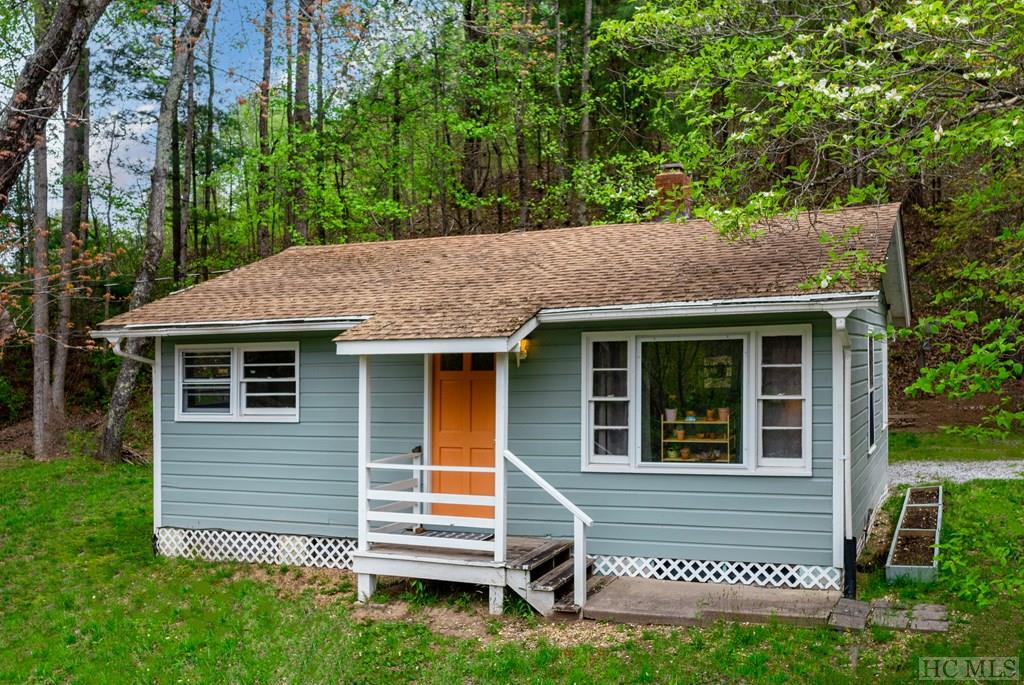 Scaly Mtn, North Carolina 28775, 2 Bedrooms Bedrooms, ,1 BathroomBathrooms,Residential,For Sale,6484