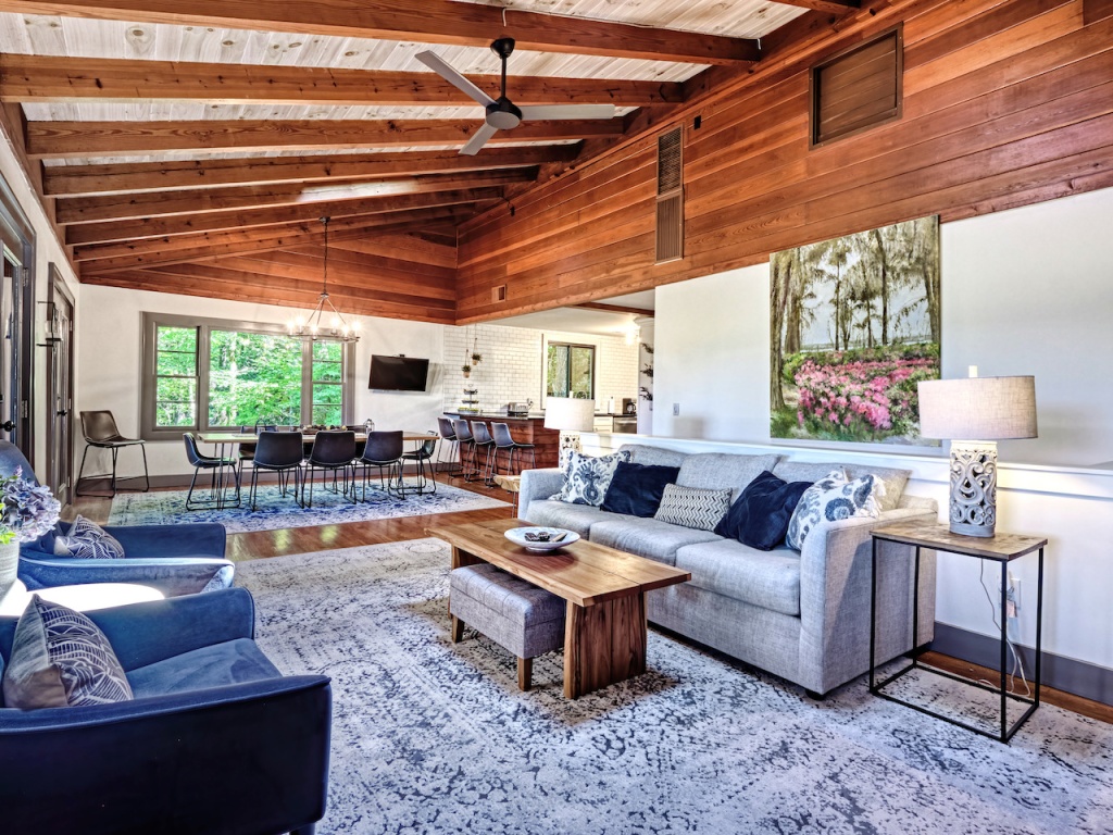 Highlands, North Carolina 28741, 3 Bedrooms Bedrooms, ,2.5 BathroomsBathrooms,Residential,For Sale,6991