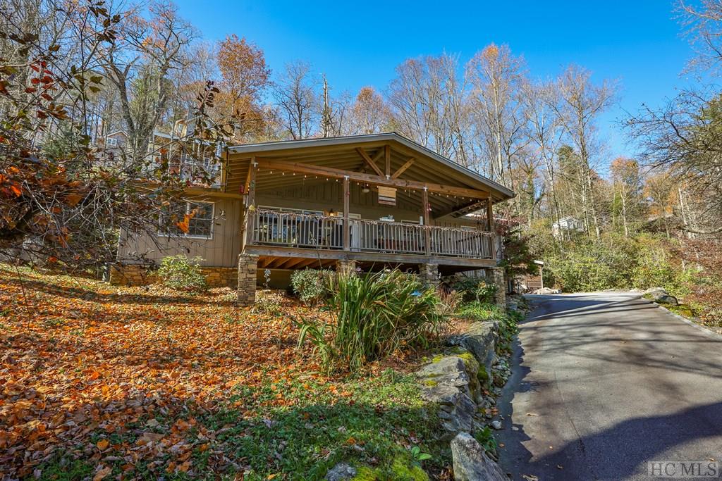 Highlands, North Carolina 28741, 3 Bedrooms Bedrooms, ,1 BathroomBathrooms,Residential,For Sale,7771