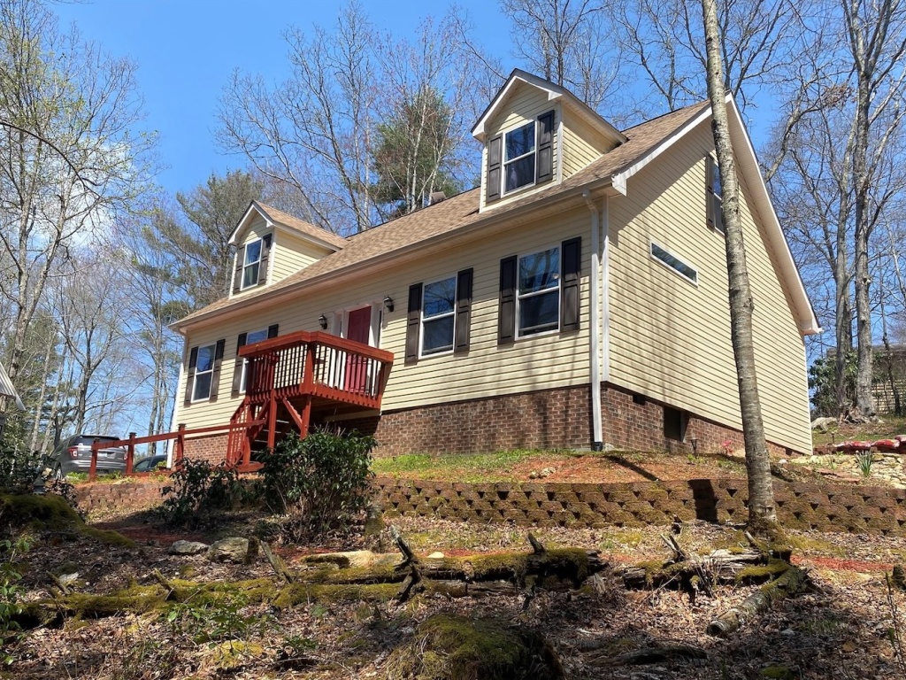 Highlands, North Carolina 28741, 3 Bedrooms Bedrooms, ,2.5 BathroomsBathrooms,Residential,For Sale,8197