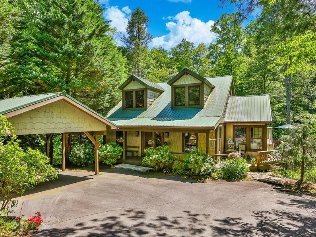 Lake Toxaway, North Carolina 28747, 5 Bedrooms Bedrooms, ,4.5 BathroomsBathrooms,Residential,For Sale,9049