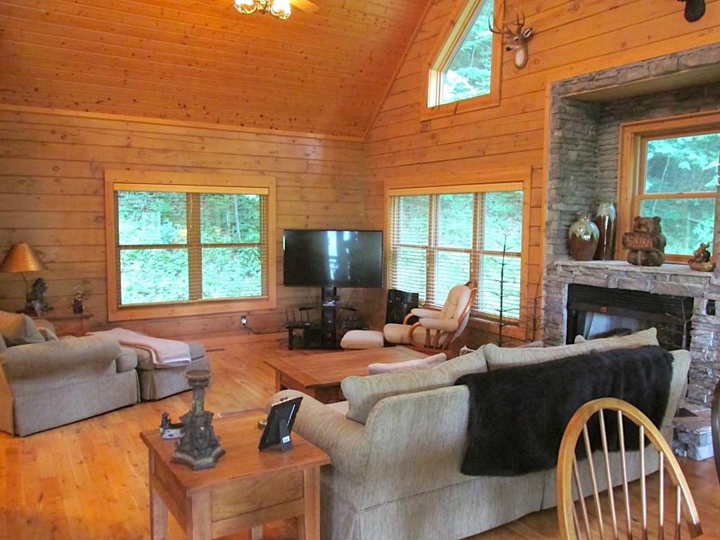 Cullowhee, North Carolina 28723, 3 Bedrooms Bedrooms, ,3.5 BathroomsBathrooms,Residential,For Sale,9218