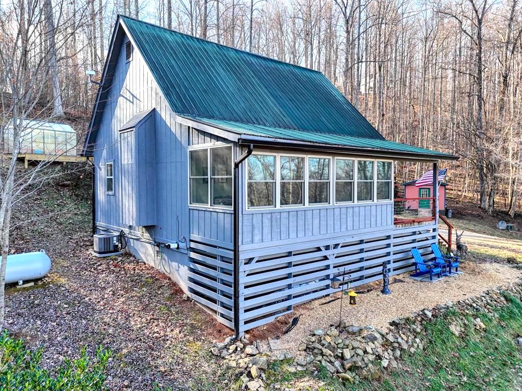 Hayesville, North Carolina 28904, 2 Bedrooms Bedrooms, ,1 BathroomBathrooms,Residential,For Sale,9285