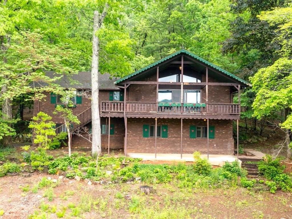 Hayesville, North Carolina 28904, 4 Bedrooms Bedrooms, ,3 BathroomsBathrooms,Residential,For Sale,9297