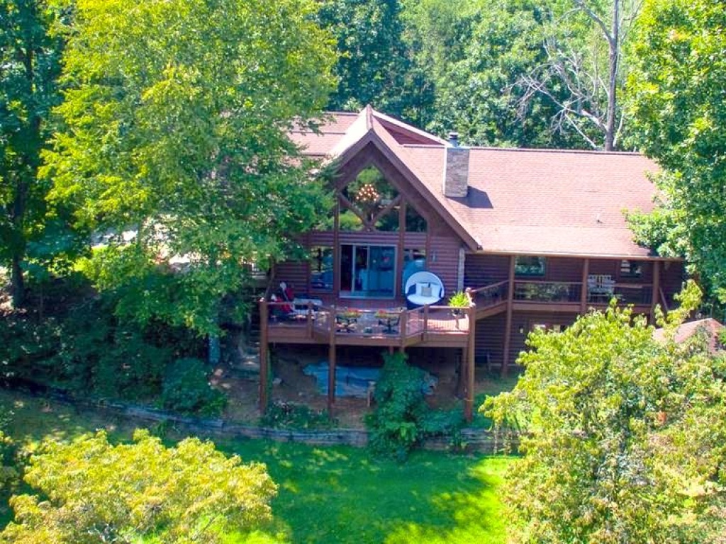 Hayesville, North Carolina 28904, 3 Bedrooms Bedrooms, ,4.5 BathroomsBathrooms,Residential,For Sale,9317
