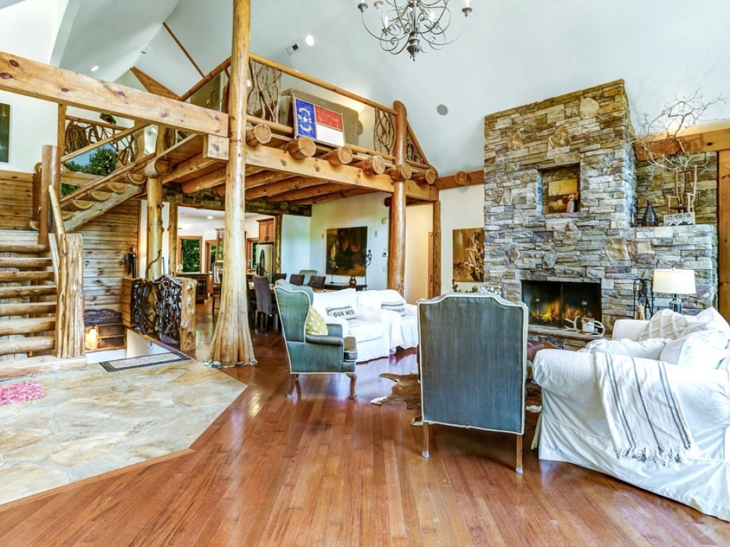 Hayesville, North Carolina 28904, 3 Bedrooms Bedrooms, ,4.5 BathroomsBathrooms,Residential,For Sale,9317