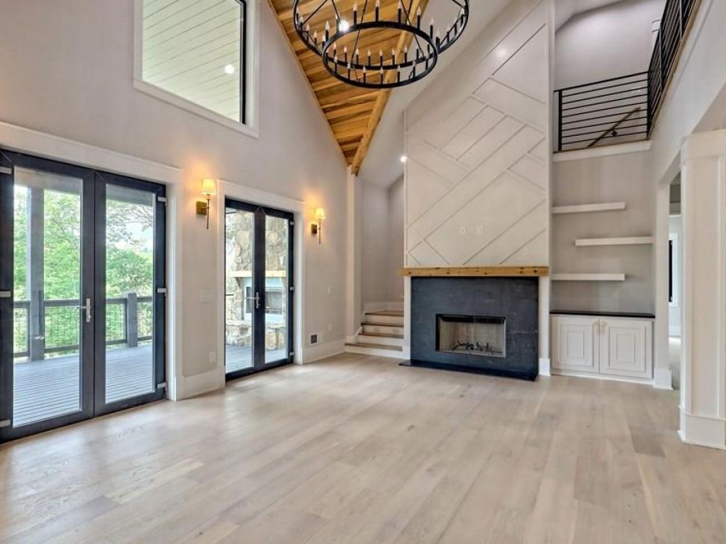 Highlands, North Carolina 28741, 8 Bedrooms Bedrooms, ,Residential,For Sale,9388