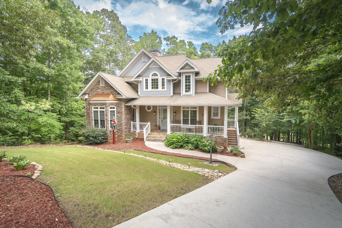 Helen, Georgia 30545, 5 Bedrooms Bedrooms, ,5.5 BathroomsBathrooms,Residential,For Sale,9474