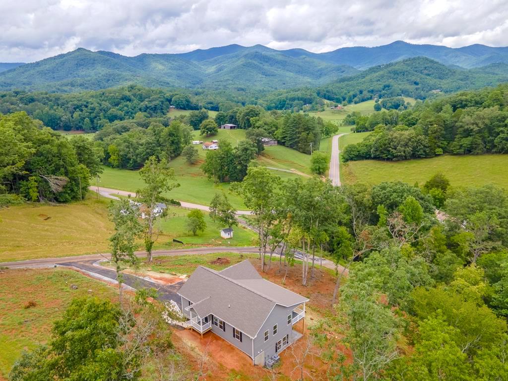 Franklin, North Carolina 28734, 3 Bedrooms Bedrooms, ,3 BathroomsBathrooms,Residential,For Sale,9494