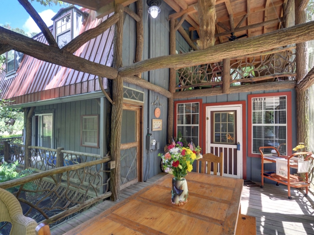 Clarkesville, Georgia 30523, 3 Bedrooms Bedrooms, ,2 BathroomsBathrooms,Residential,For Sale,9540