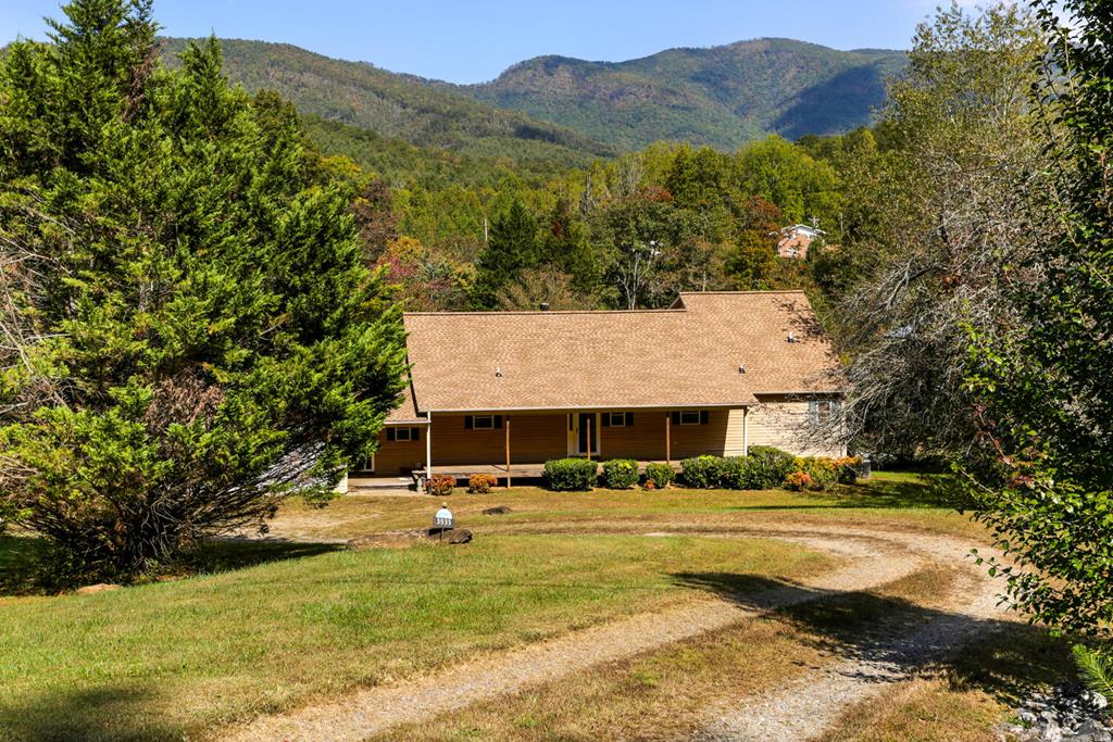 Hayesville, North Carolina 28904, 3 Bedrooms Bedrooms, ,2.5 BathroomsBathrooms,Residential,For Sale,9553