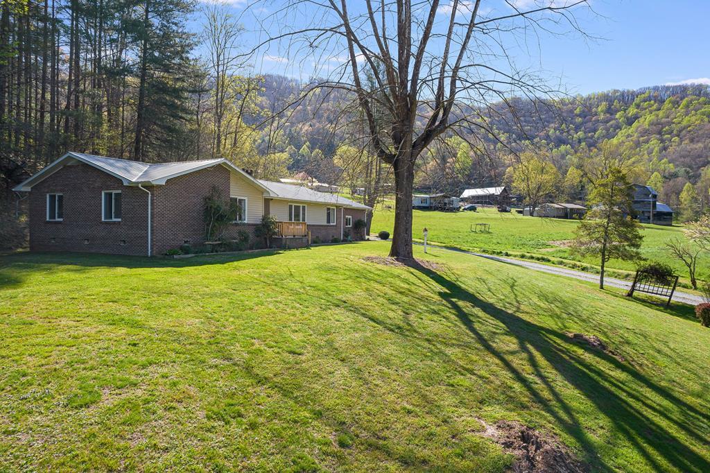 Bryson City, North Carolina 28713, 3 Bedrooms Bedrooms, ,2 BathroomsBathrooms,Residential,For Sale,9754