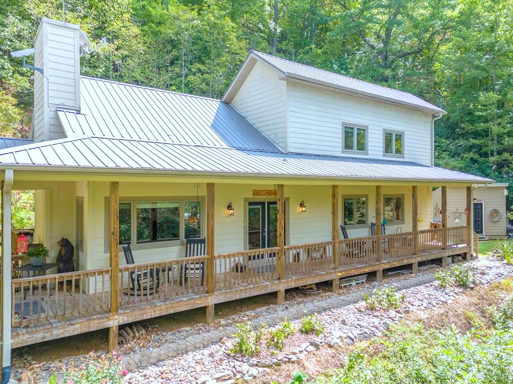 Bryson City, North Carolina 28713, 2 Bedrooms Bedrooms, ,2.5 BathroomsBathrooms,Residential,For Sale,9789