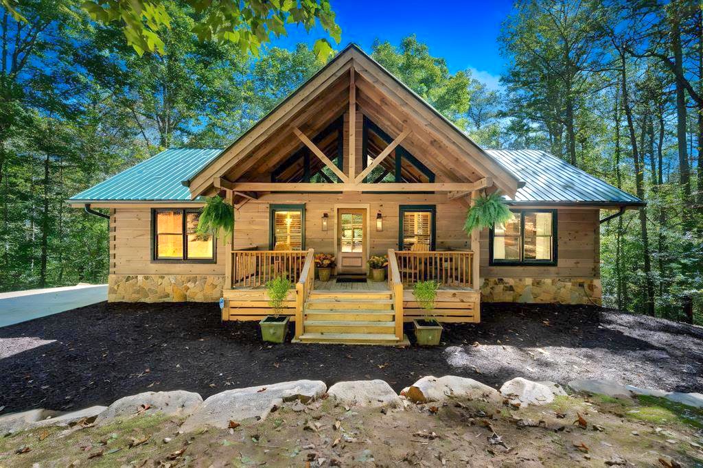 Ellijay, Georgia 30540, 2 Bedrooms Bedrooms, ,2.5 BathroomsBathrooms,Residential,For Sale,9873