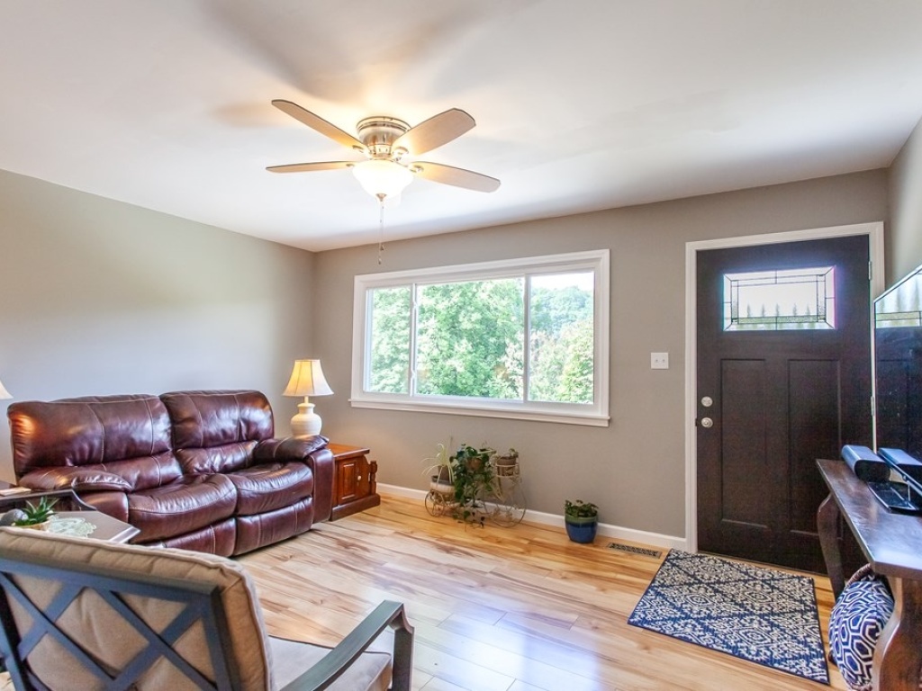 Bryson City, North Carolina 28713, 3 Bedrooms Bedrooms, ,2 BathroomsBathrooms,Residential,For Sale,10152