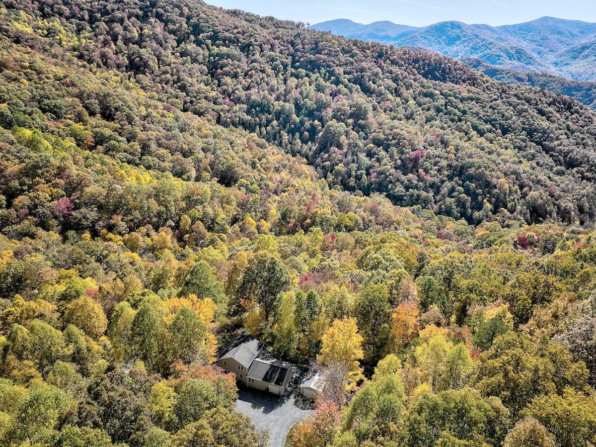 Bryson City, North Carolina 28713, 2 Bedrooms Bedrooms, ,2 BathroomsBathrooms,Residential,For Sale,10161