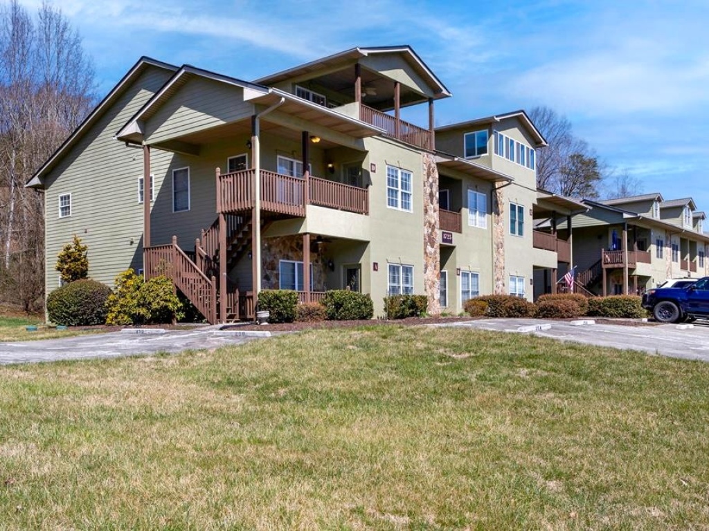 Young Harris, Georgia 30582, 3 Bedrooms Bedrooms, ,3 BathroomsBathrooms,Residential,For Sale,10374