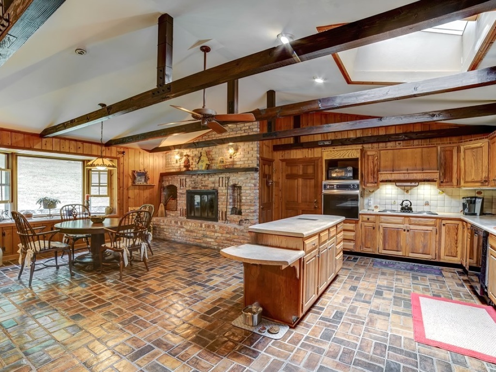 Hiawassee, Georgia 30546, 3 Bedrooms Bedrooms, ,3.5 BathroomsBathrooms,Residential,For Sale,10377