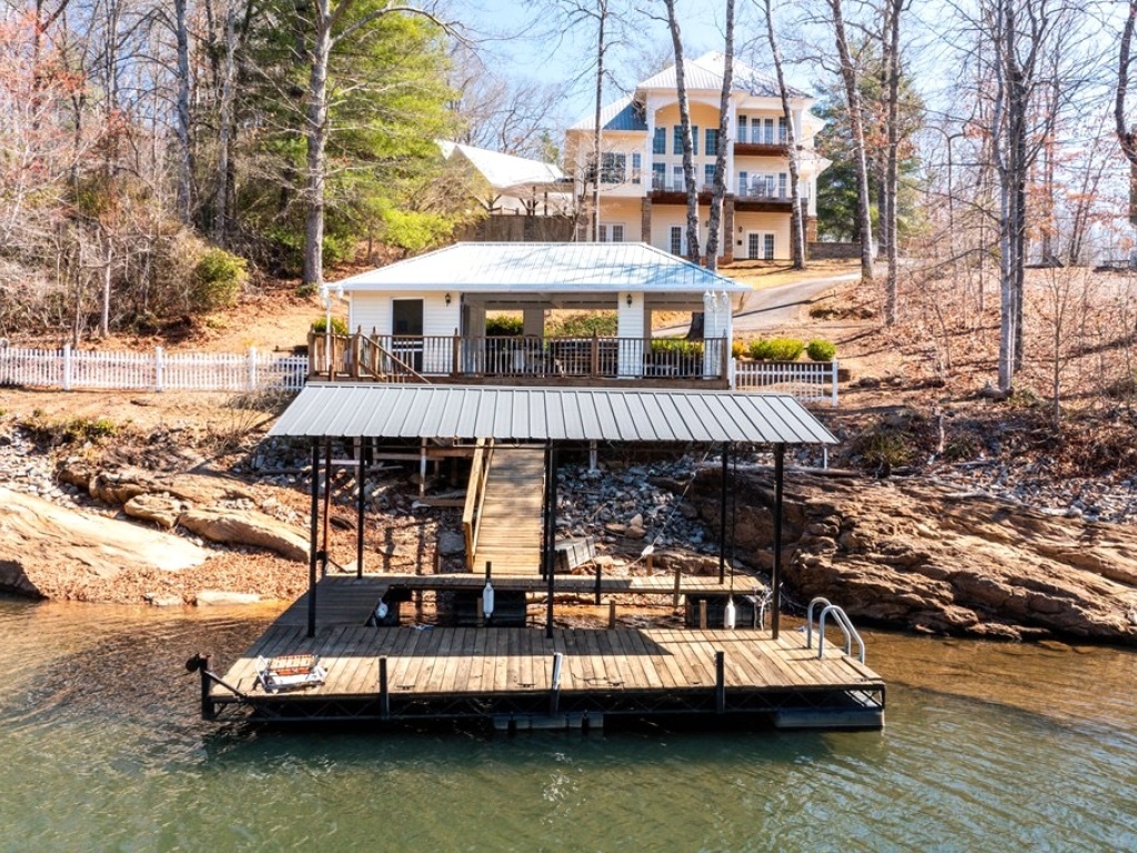 Hayesville, North Carolina 28904, 4 Bedrooms Bedrooms, ,4 BathroomsBathrooms,Residential,For Sale,10382