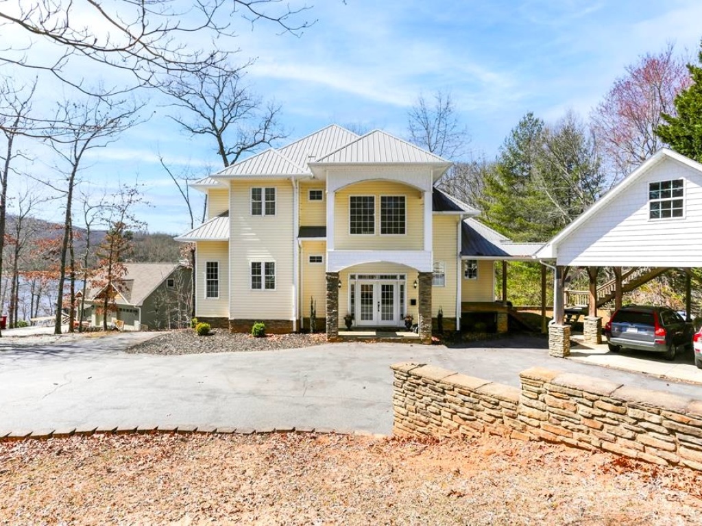 Hayesville, North Carolina 28904, 4 Bedrooms Bedrooms, ,4 BathroomsBathrooms,Residential,For Sale,10382