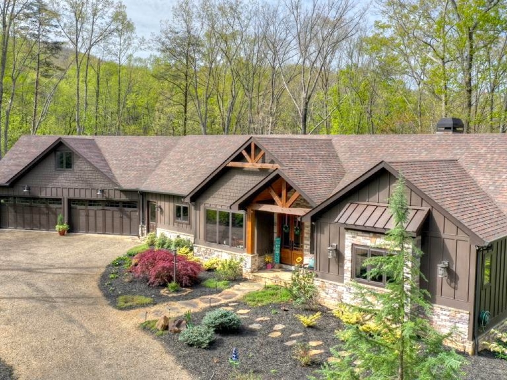 Ellijay, Georgia 30536, 5 Bedrooms Bedrooms, ,5.5 BathroomsBathrooms,Residential,For Sale,10384