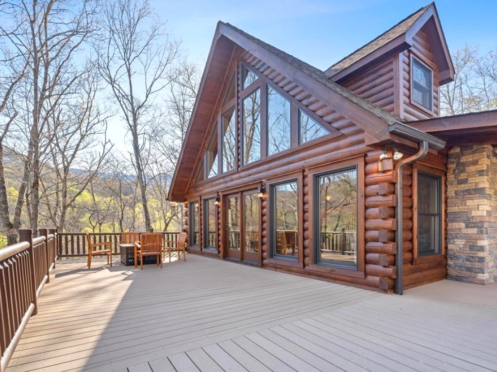 Franklin, North Carolina 28734, 4 Bedrooms Bedrooms, ,4 BathroomsBathrooms,Residential,For Sale,10393