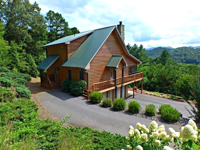 Franklin, North Carolina 28734, 3 Bedrooms Bedrooms, ,3.5 BathroomsBathrooms,Residential,For Sale,10395