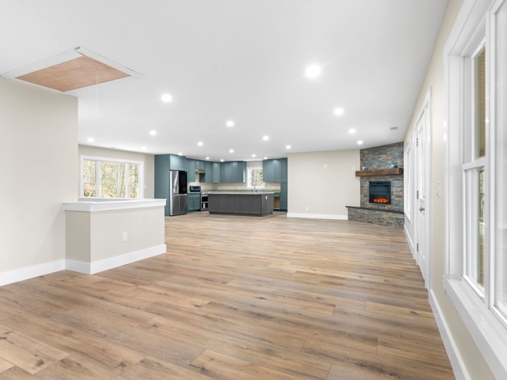 Franklin, North Carolina 28734, 3 Bedrooms Bedrooms, ,2.5 BathroomsBathrooms,Residential,For Sale,10397