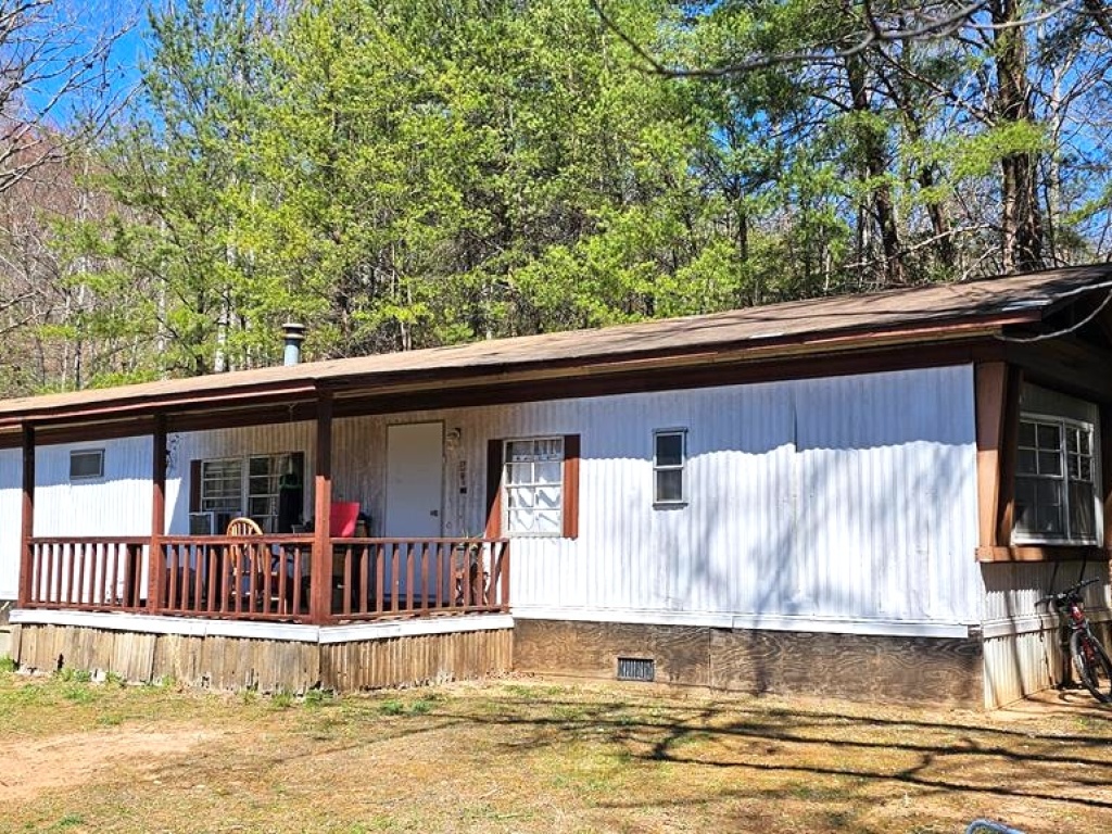 Franklin, North Carolina 28734, 2 Bedrooms Bedrooms, ,2 BathroomsBathrooms,Residential,For Sale,10399