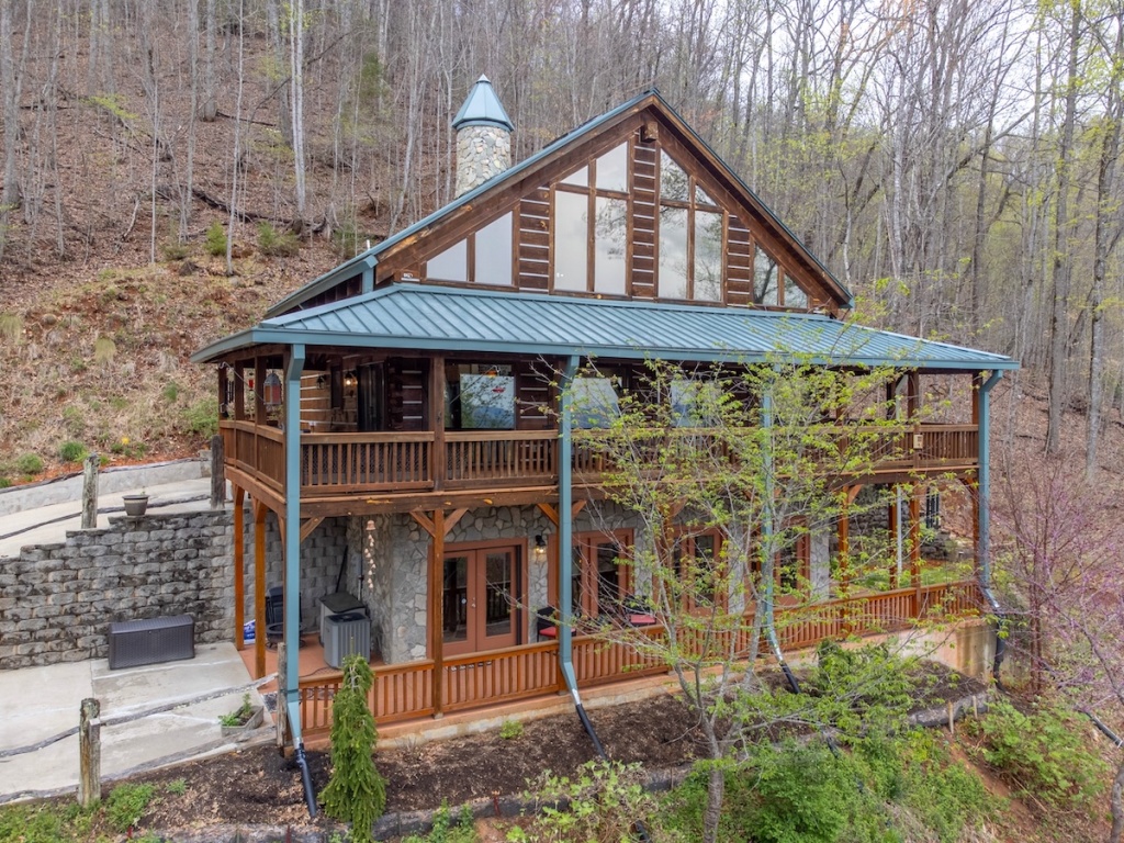 Franklin, North Carolina 28734, 3 Bedrooms Bedrooms, ,3 BathroomsBathrooms,Residential,For Sale,10405