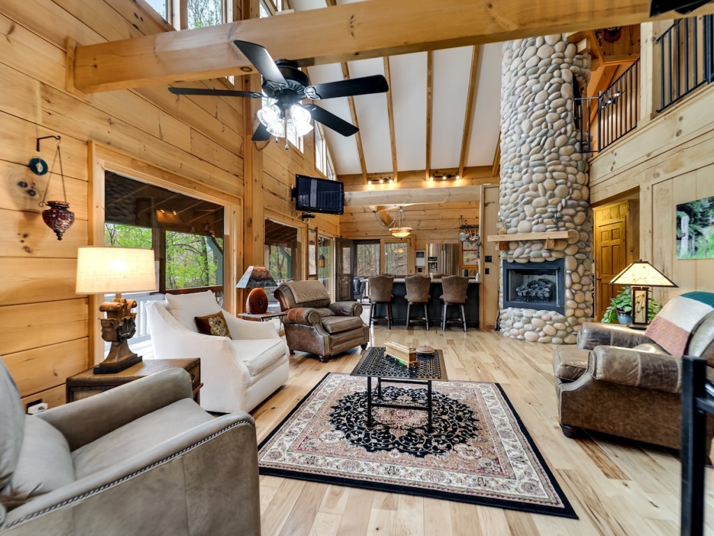 Franklin, North Carolina 28734, 3 Bedrooms Bedrooms, ,3 BathroomsBathrooms,Residential,For Sale,10405