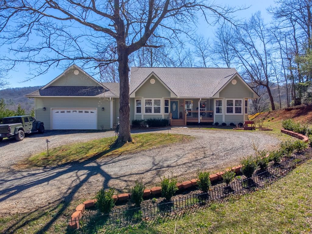 Franklin, North Carolina 28734, 3 Bedrooms Bedrooms, ,2 BathroomsBathrooms,Residential,For Sale,10412