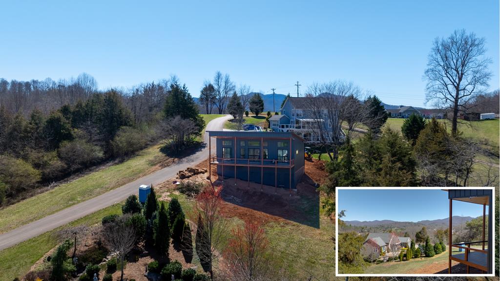 Franklin, North Carolina 28734, 2 Bedrooms Bedrooms, ,2 BathroomsBathrooms,Residential,For Sale,10421