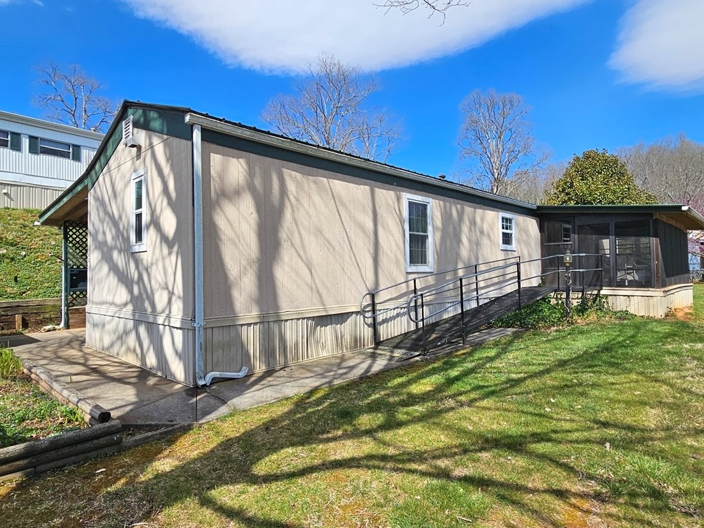 Franklin, North Carolina 28734, 2 Bedrooms Bedrooms, ,2 BathroomsBathrooms,Residential,For Sale,10424