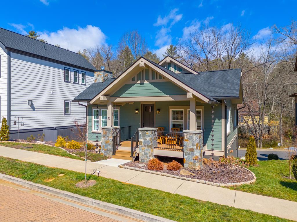 Franklin, North Carolina 28734, 2 Bedrooms Bedrooms, ,2.5 BathroomsBathrooms,Residential,For Sale,10432