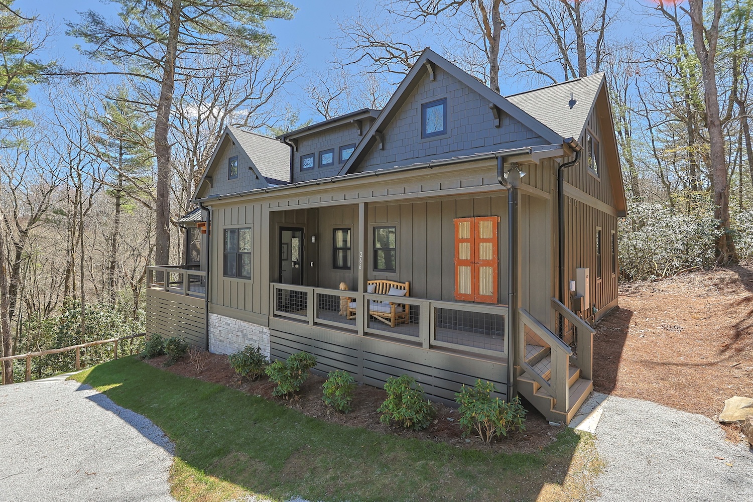 Highlands, North Carolina 28741, 4 Bedrooms Bedrooms, ,5.5 BathroomsBathrooms,Residential,For Sale,10434