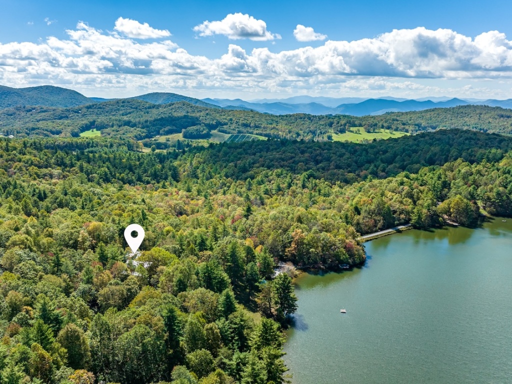 Scaly Mountain, North Carolina 28775, 4 Bedrooms Bedrooms, ,3 BathroomsBathrooms,Residential,For Sale,10438