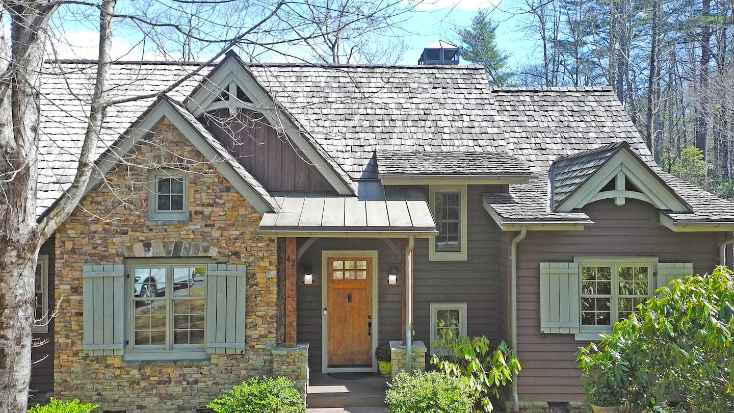 Highlands, North Carolina 28741, 4 Bedrooms Bedrooms, ,4 BathroomsBathrooms,Residential,For Sale,10439