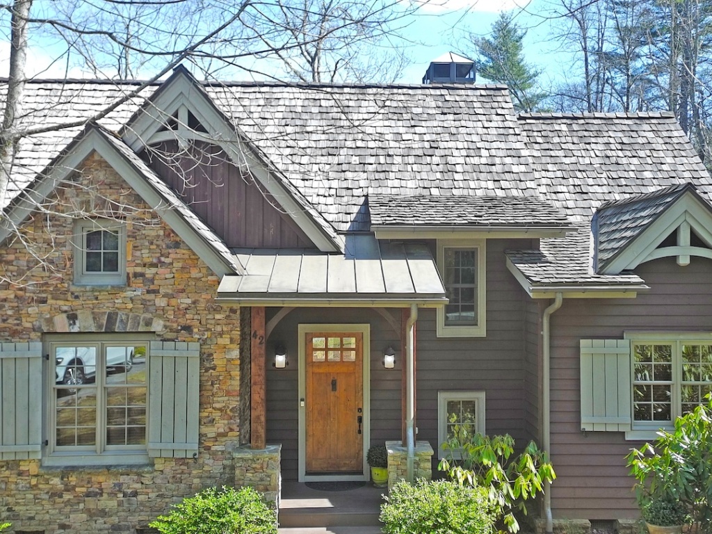 Highlands, North Carolina 28741, 4 Bedrooms Bedrooms, ,4 BathroomsBathrooms,Residential,For Sale,10439