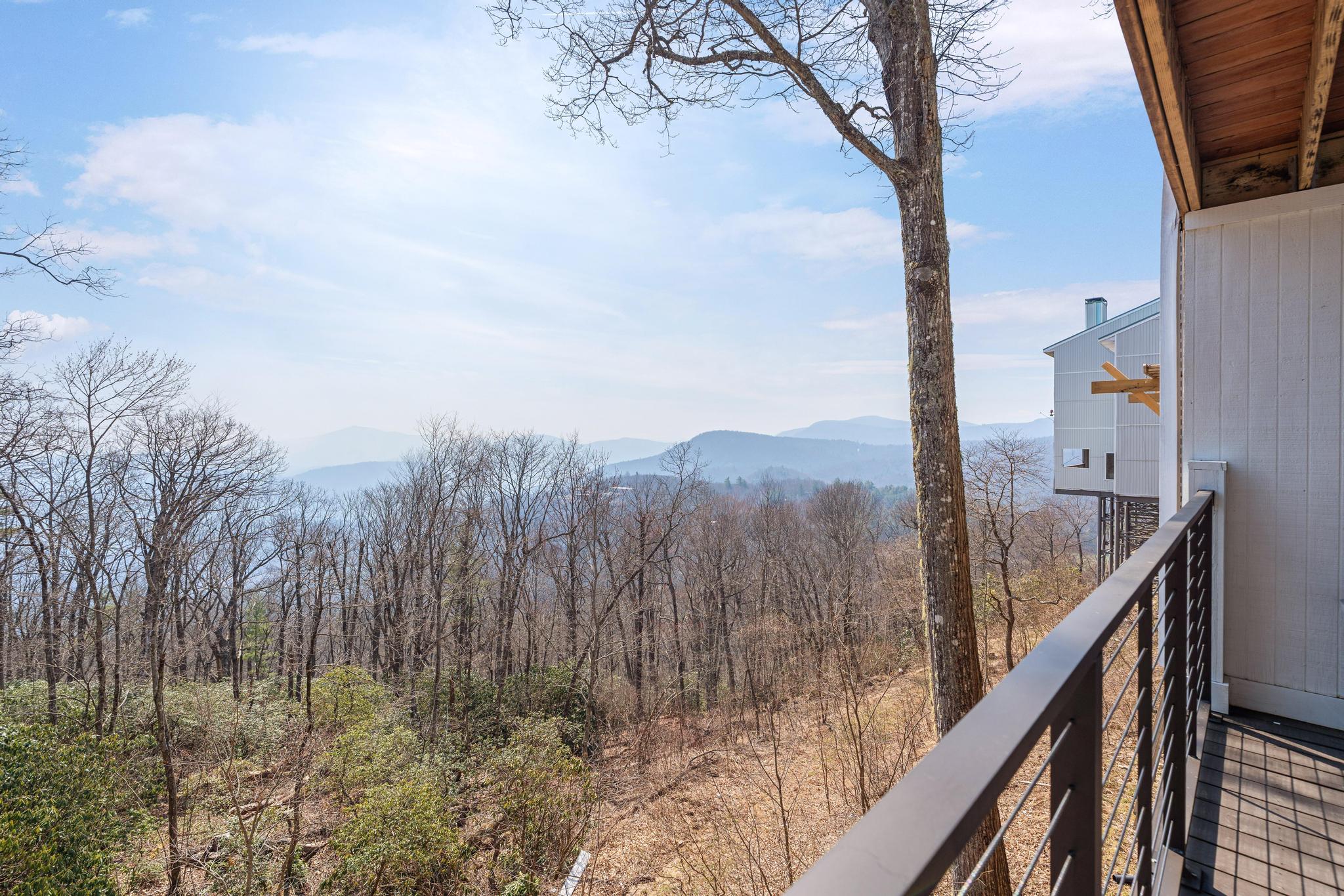Highlands, North Carolina 28741, 2 Bedrooms Bedrooms, ,2.5 BathroomsBathrooms,Residential,For Sale,10443