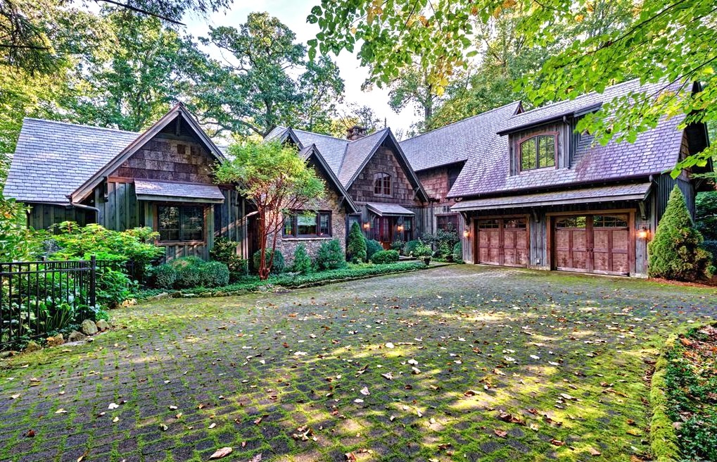 Highlands, North Carolina 28741, 4 Bedrooms Bedrooms, ,4.5 BathroomsBathrooms,Residential,For Sale,10444