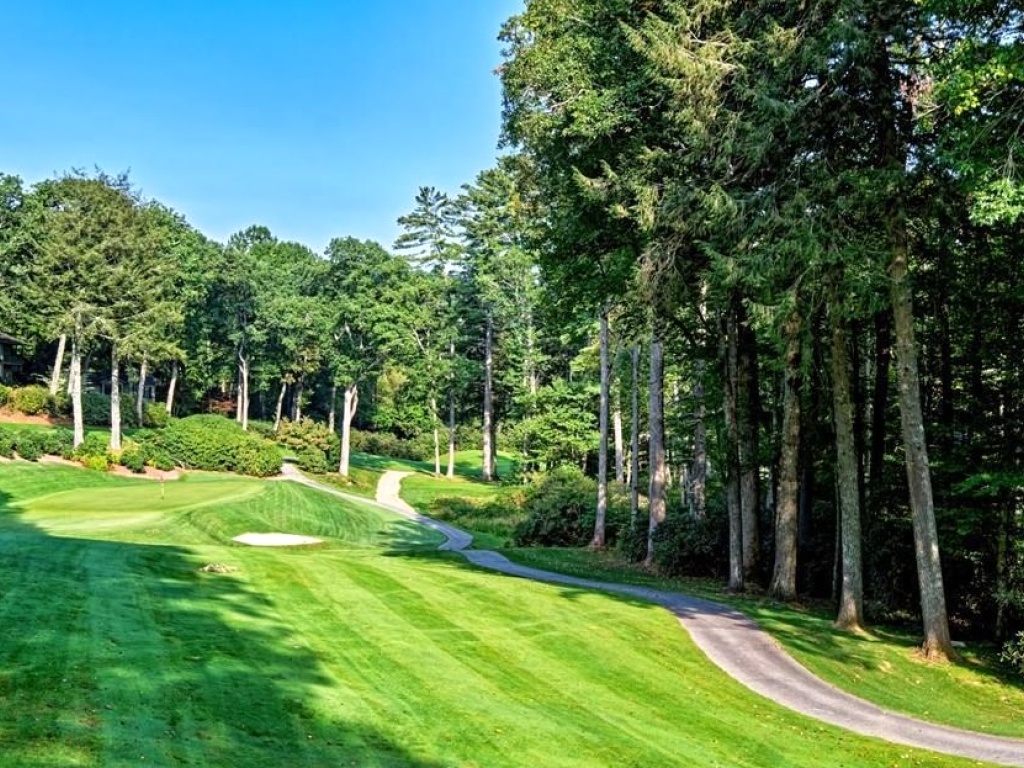 Highlands, North Carolina 28741, 4 Bedrooms Bedrooms, ,4.5 BathroomsBathrooms,Residential,For Sale,10444