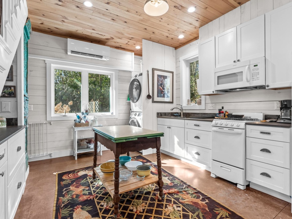 Cullowhee, North Carolina 28723, 2 Bedrooms Bedrooms, ,2 BathroomsBathrooms,Residential,For Sale,10445
