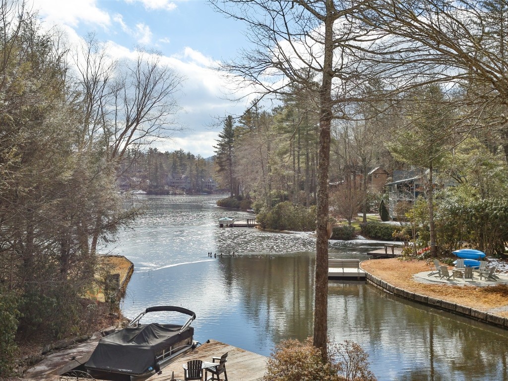 Sapphire, North Carolina 28774, 3 Bedrooms Bedrooms, ,3.5 BathroomsBathrooms,Residential,For Sale,10452