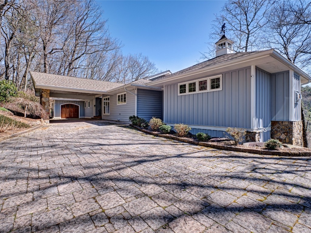 Highlands, North Carolina 28741, 4 Bedrooms Bedrooms, ,3.5 BathroomsBathrooms,Residential,For Sale,10459