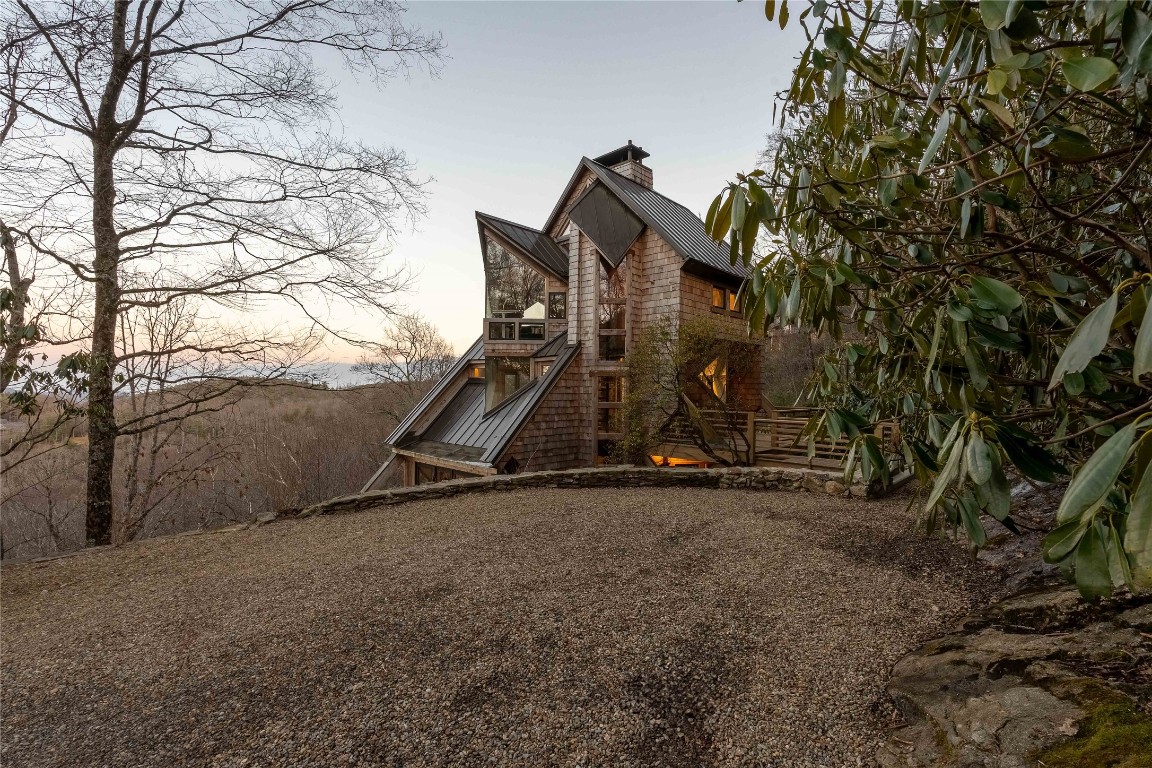 Highlands, North Carolina 28741, 4 Bedrooms Bedrooms, ,4.5 BathroomsBathrooms,Residential,For Sale,10461