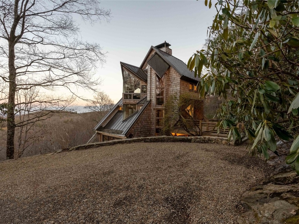 Highlands, North Carolina 28741, 4 Bedrooms Bedrooms, ,4.5 BathroomsBathrooms,Residential,For Sale,10461