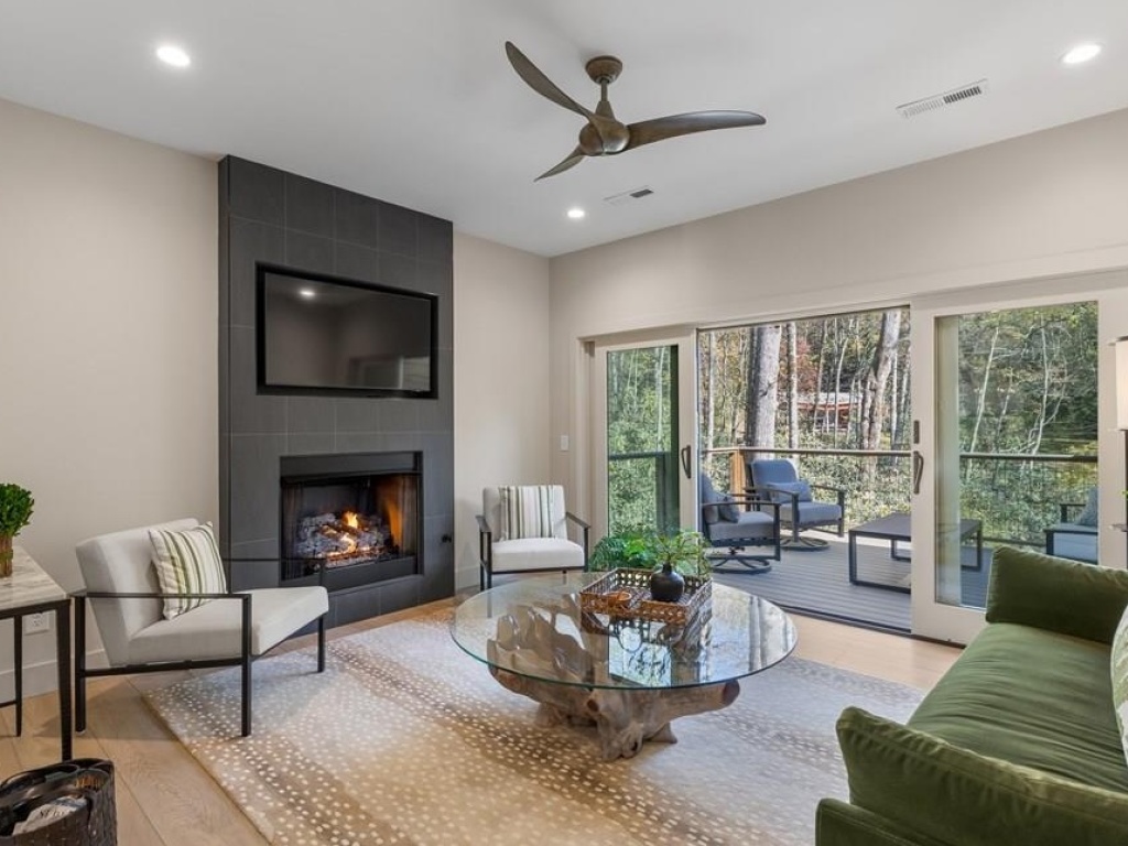Highlands, North Carolina 28741, 3 Bedrooms Bedrooms, ,3.5 BathroomsBathrooms,Residential,For Sale,10462
