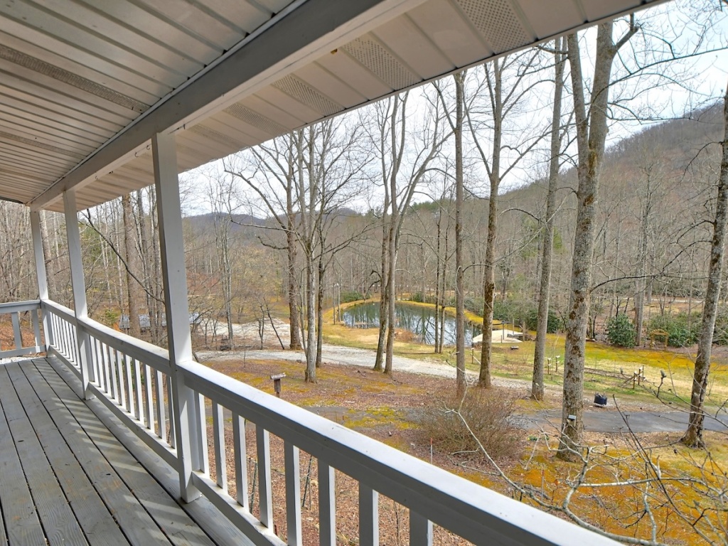 Rabun Gap, Georgia 30568, 3 Bedrooms Bedrooms, ,3 BathroomsBathrooms,Residential,For Sale,10477